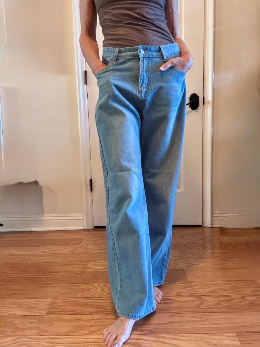 Women's Jeans, Medium Wash, Extra Wide Leg, High 13" Rise, Size M, 30" W, 28.5 L